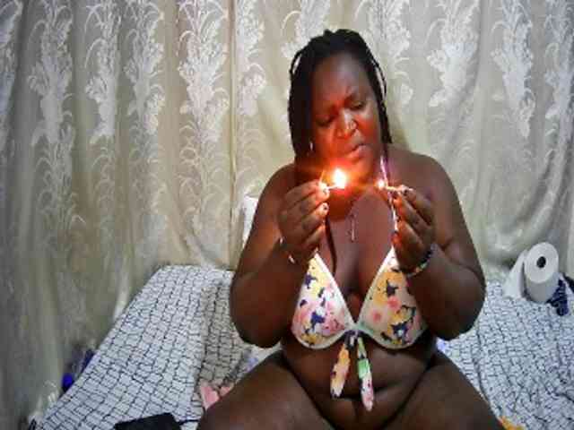 chubby-cherry webcam