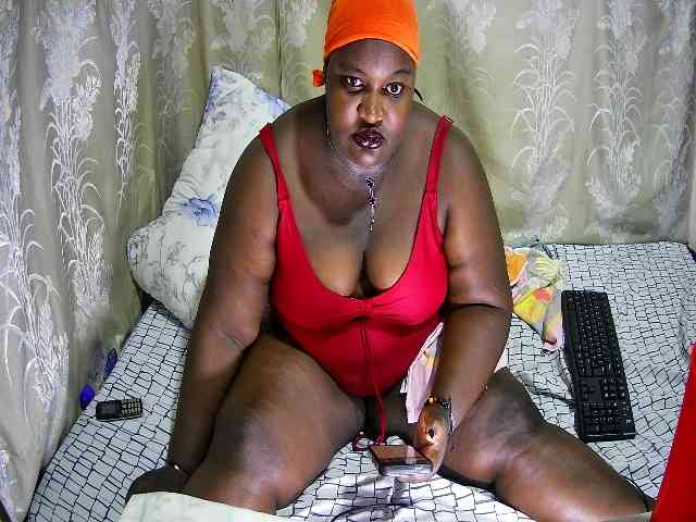 chubby-cherry webcam