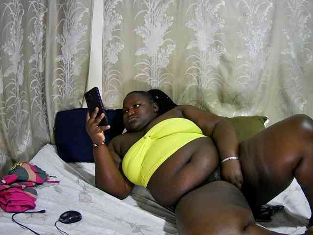 chubby-cherry webcam