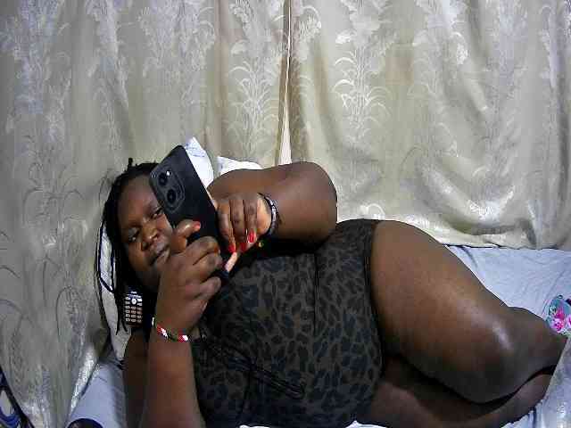 chubby-cherry webcam