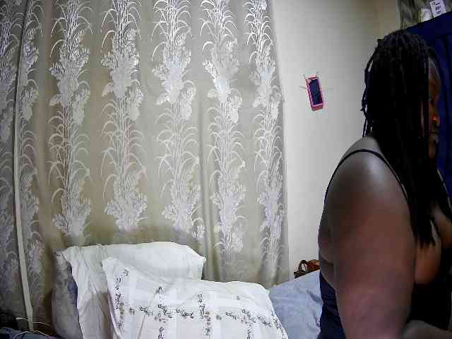 chubby-cherry webcam