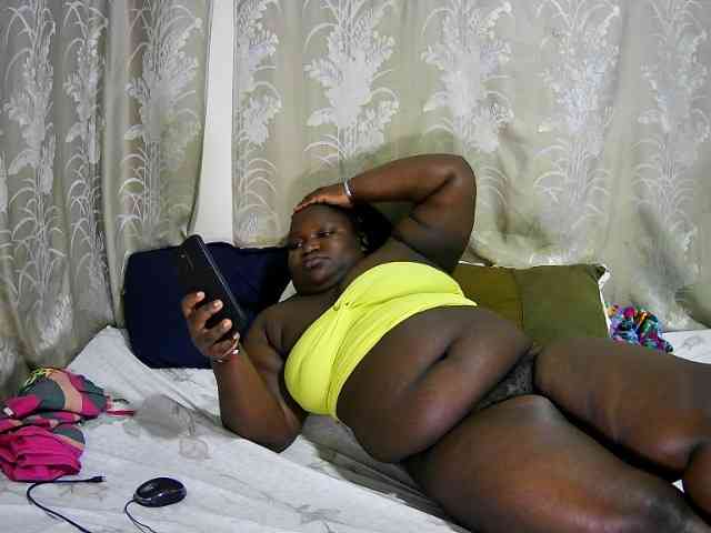 chubby-cherry webcam