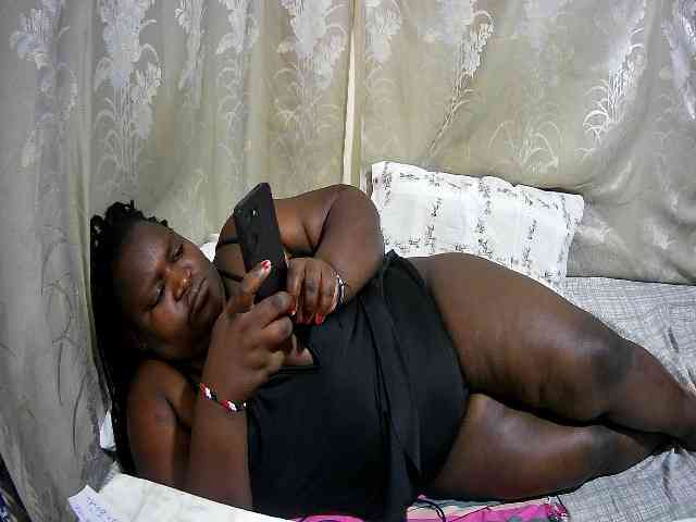 chubby-cherry webcam