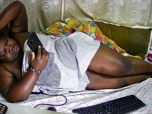 chubby-cherry webcam