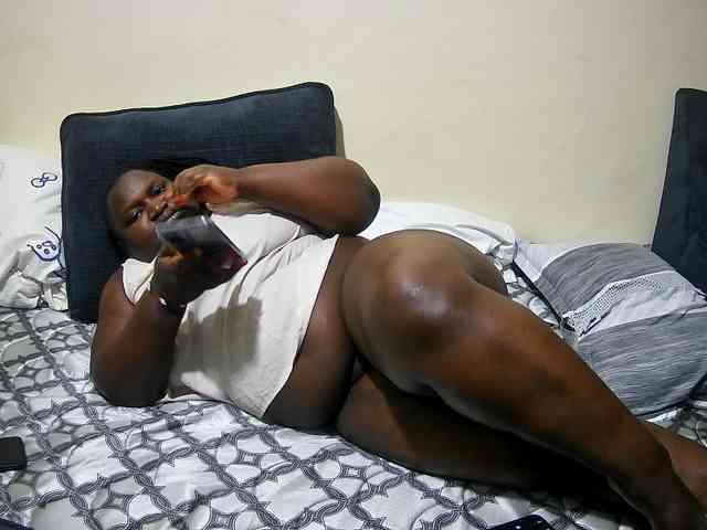 chubby-cherry webcam