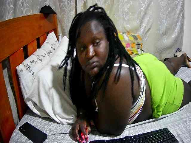 chubby-cherry webcam