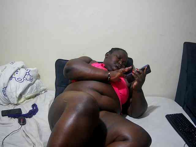 chubby-cherry webcam