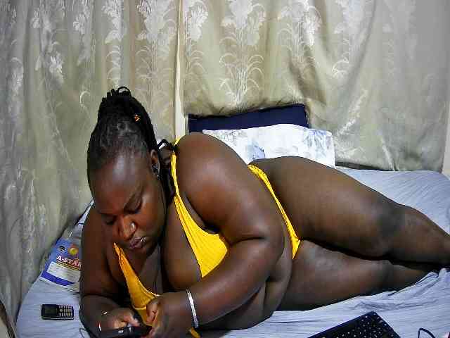 chubby-cherry webcam