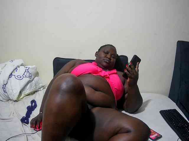 chubby-cherry webcam