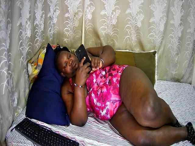 chubby-cherry webcam