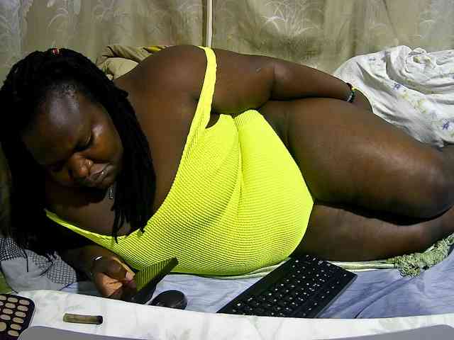 chubby-cherry webcam
