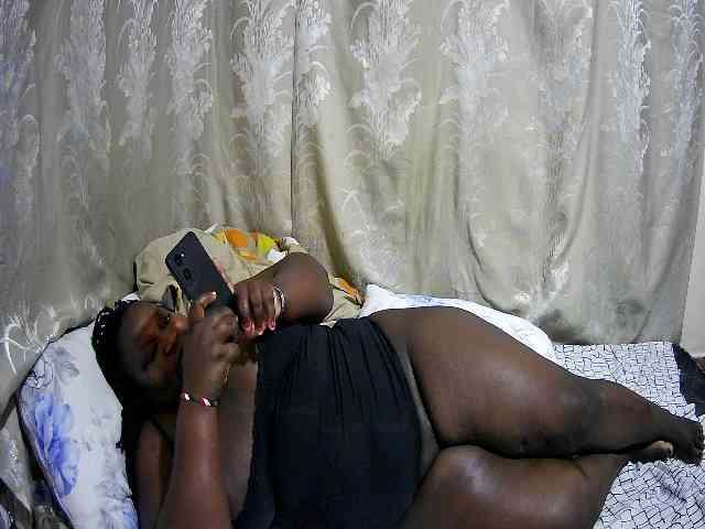 chubby-cherry webcam