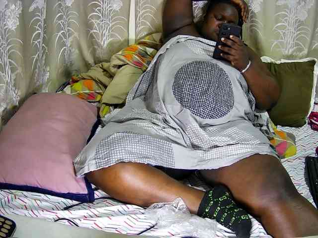 chubby-cherry webcam