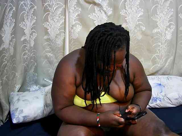 chubby-cherry webcam
