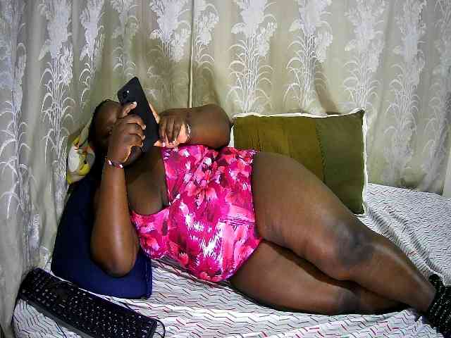 chubby-cherry webcam