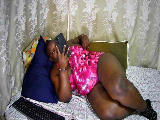 chubby-cherry webcam