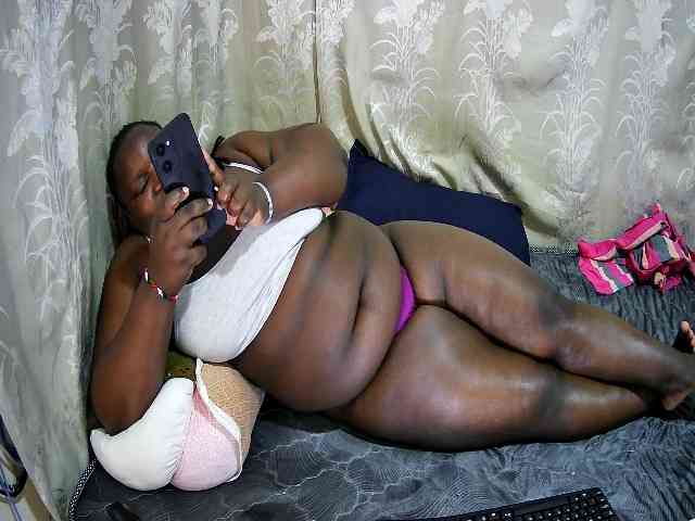 chubby-cherry webcam