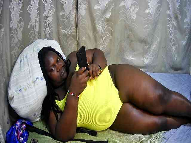 chubby-cherry webcam