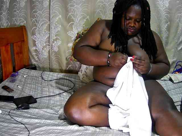 chubby-cherry webcam
