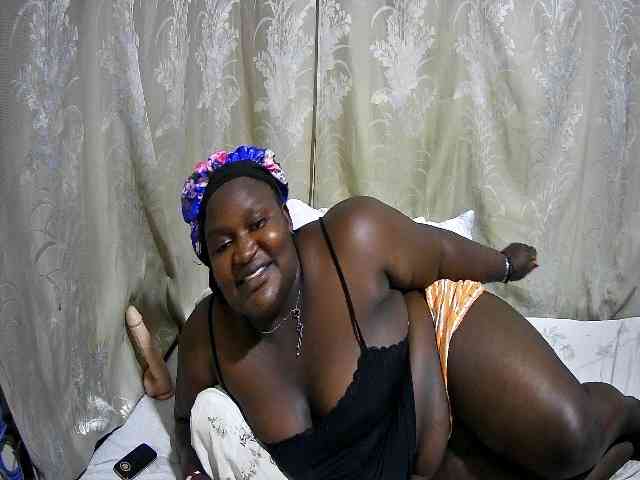 chubby-cherry webcam