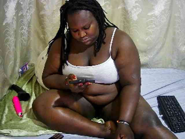 chubby-cherry webcam