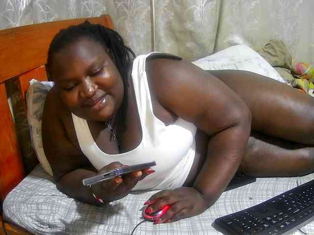 chubby-cherry webcam