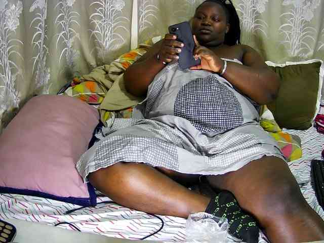 chubby-cherry webcam