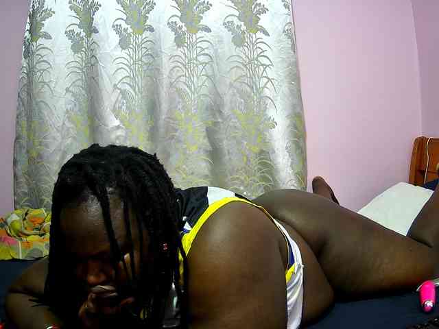 chubby-cherry webcam