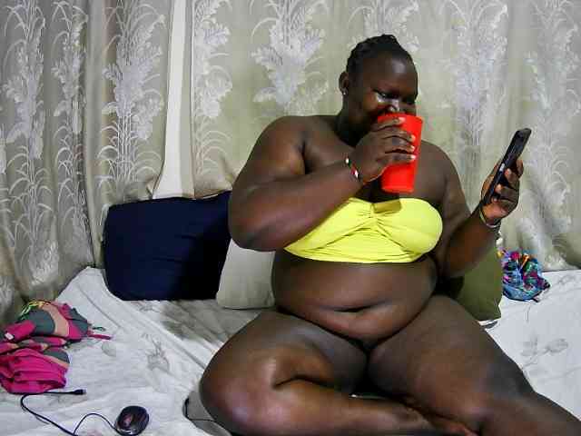 chubby-cherry webcam