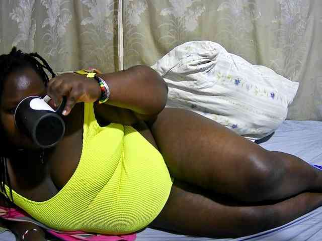 chubby-cherry webcam