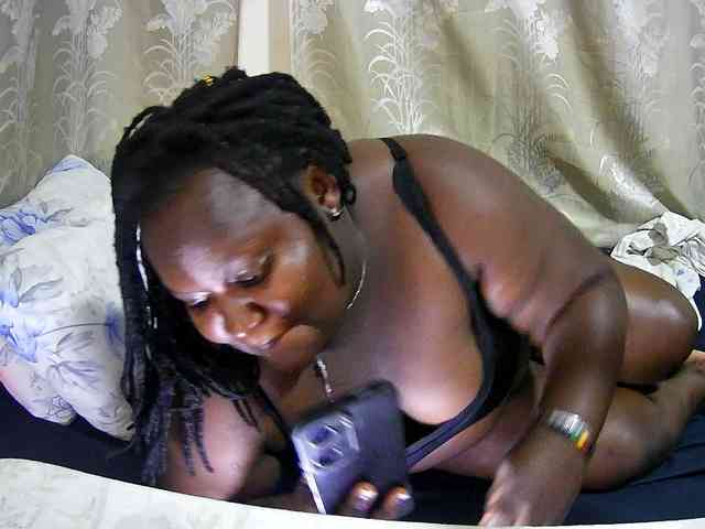 chubby-cherry webcam