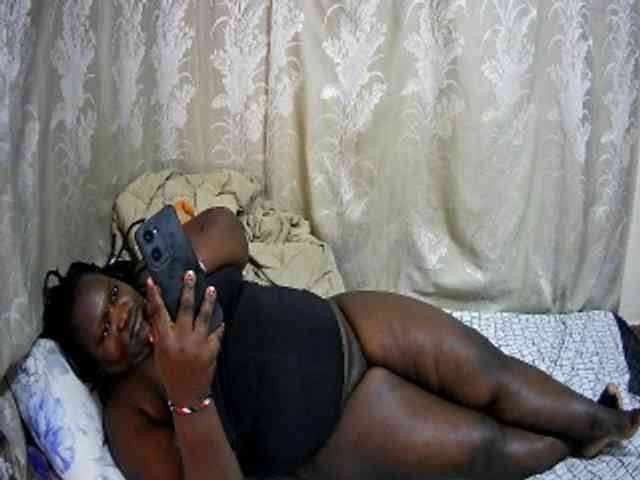 chubby-cherry webcam