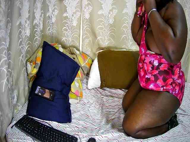 chubby-cherry webcam