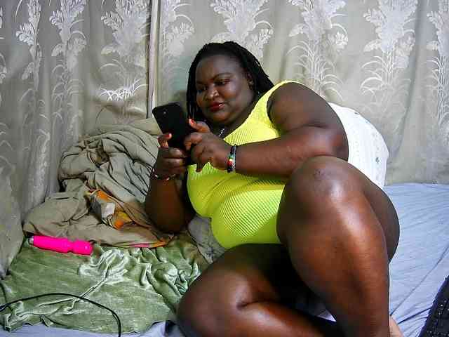chubby-cherry webcam