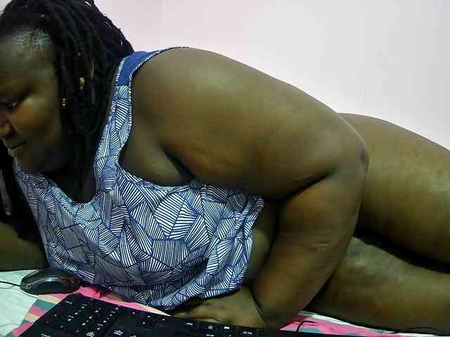 chubby-cherry webcam