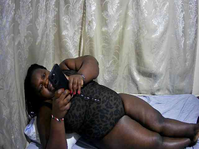 chubby-cherry webcam