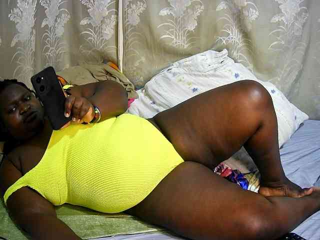 chubby-cherry webcam
