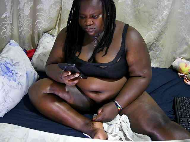 chubby-cherry webcam