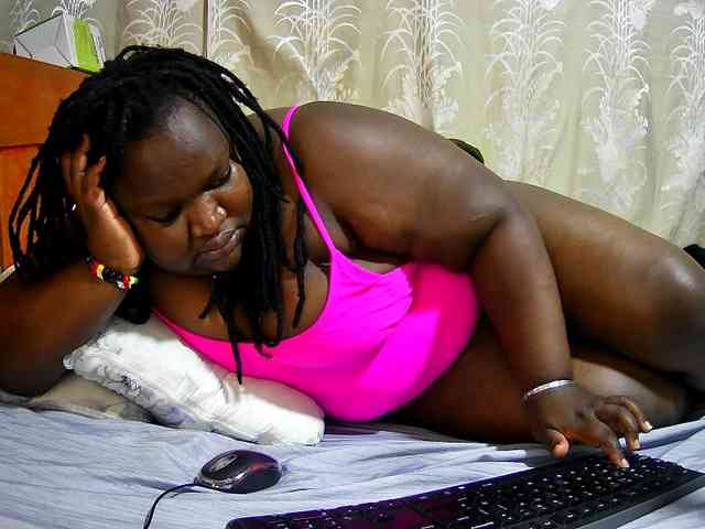 chubby-cherry webcam