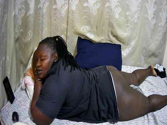 chubby-cherry webcam