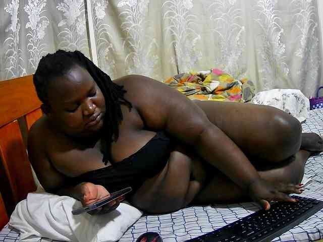 chubby-cherry webcam