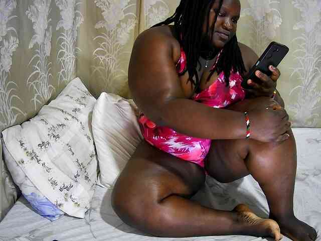 chubby-cherry webcam