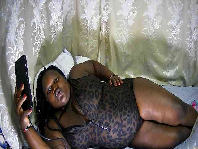 chubby-cherry webcam