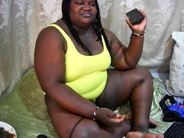 chubby-cherry webcam