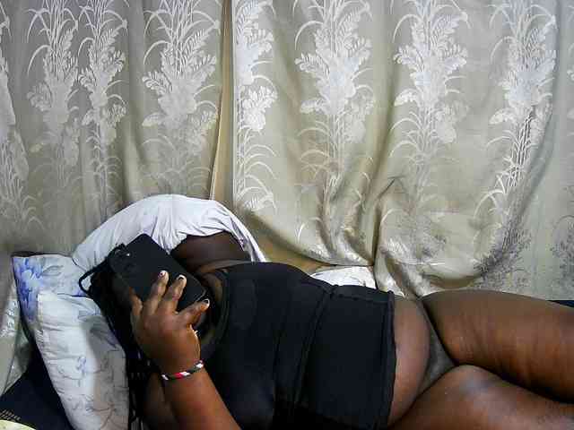 chubby-cherry webcam