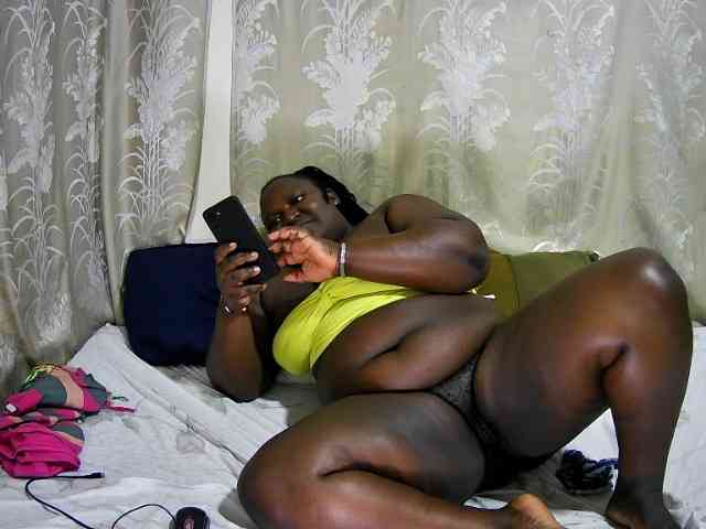 chubby-cherry webcam