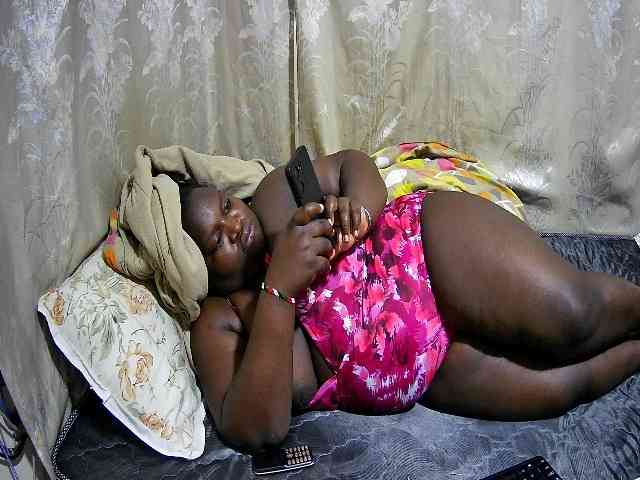 chubby-cherry webcam