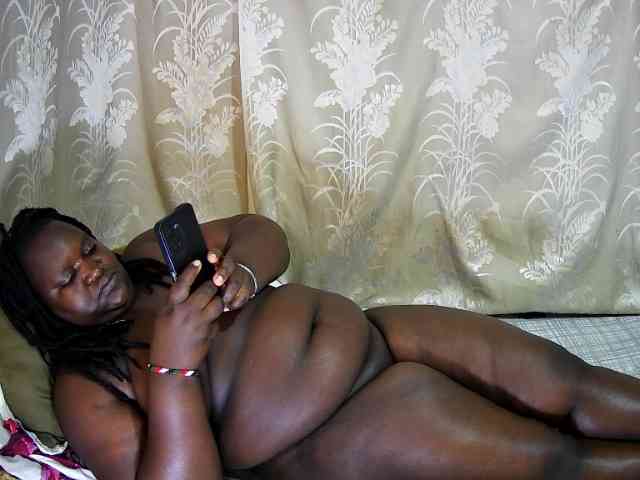 chubby-cherry webcam