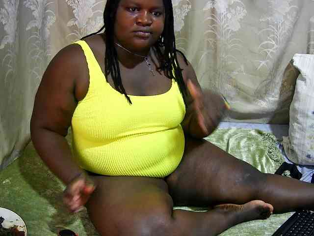 chubby-cherry webcam