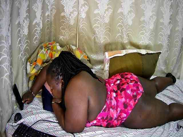 chubby-cherry webcam